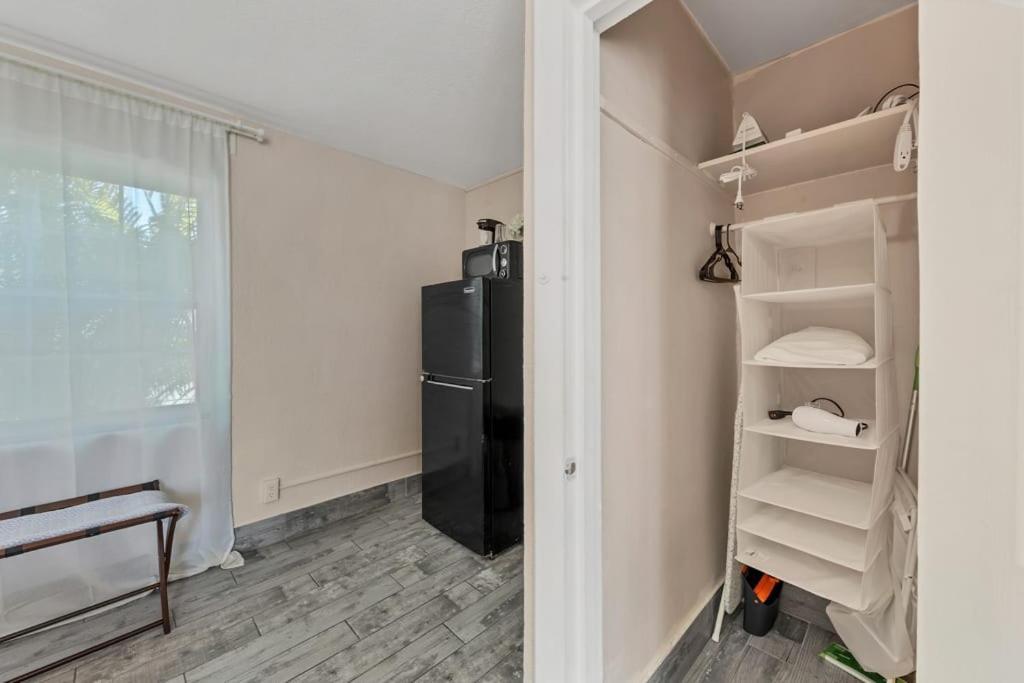 Located By The Beach 1 Bedroom With Parking And Pool Clearwater Eksteriør bilde