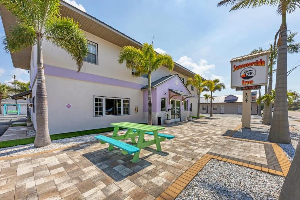 Located By The Beach 1 Bedroom With Parking And Pool Clearwater Eksteriør bilde