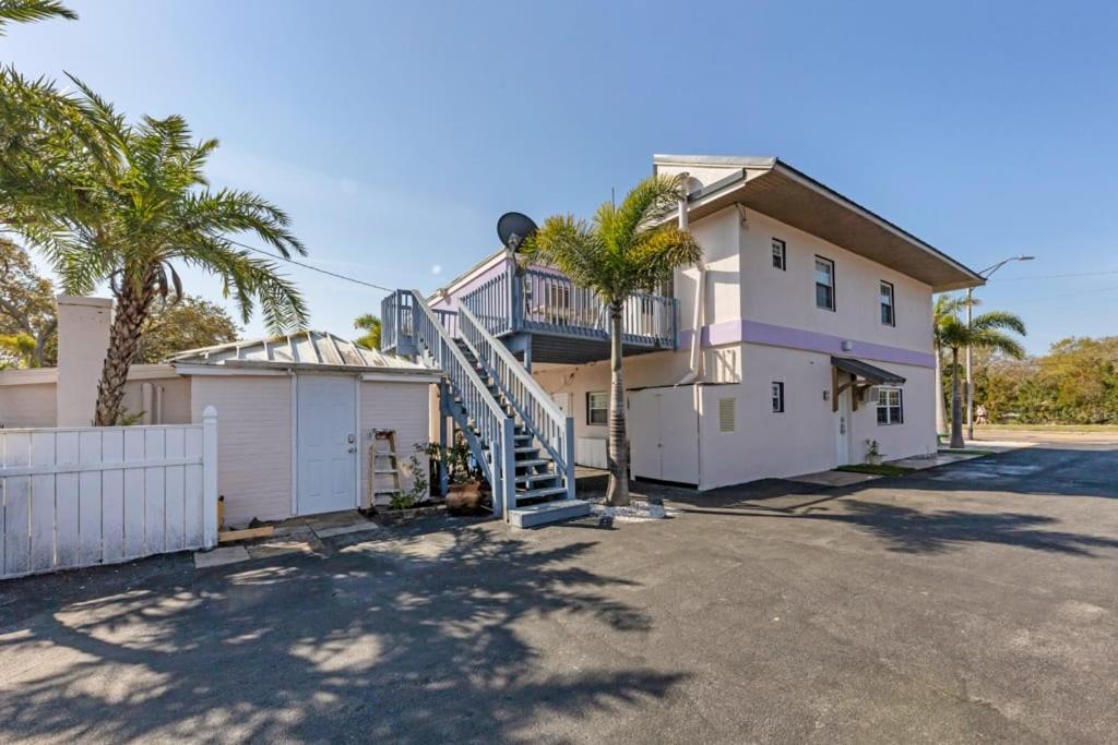 Located By The Beach 1 Bedroom With Parking And Pool Clearwater Eksteriør bilde