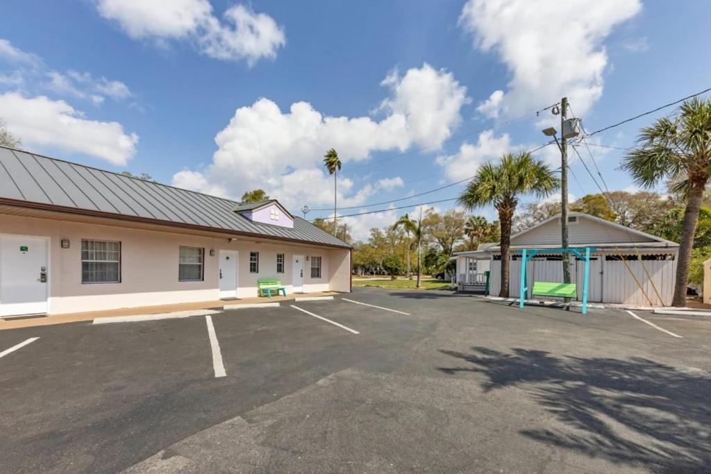 Located By The Beach 1 Bedroom With Parking And Pool Clearwater Eksteriør bilde